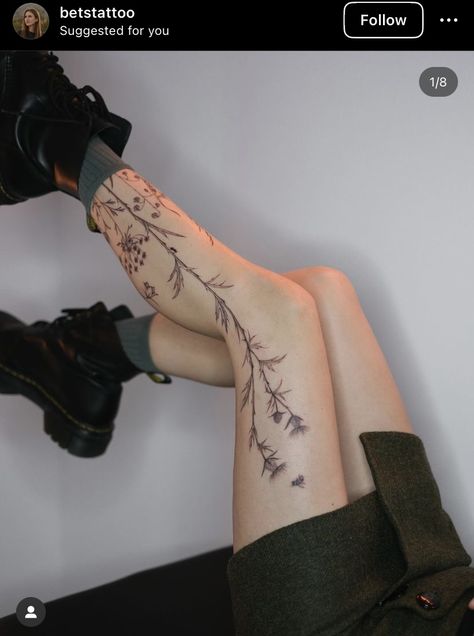 Leg Full Tattoo, Back Of Legs Tattoo, All Body Tattoo, Side Of Leg Tattoo, Back Legs Tattoo, Flower Tattoos Leg, Flowers Leg Tattoo, Cute Leg Tattoos, Floral Tatoos