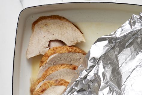 Learn the best way to reheat leftover turkey this weekend and a few tips for better microwaved leftovers. Reheat Turkey, Frozen Turkey, Waffle Cookies, Lunch Appetizers, Sliced Turkey, Turkey Sandwiches, Leftover Turkey, Food History, Cooking Turkey