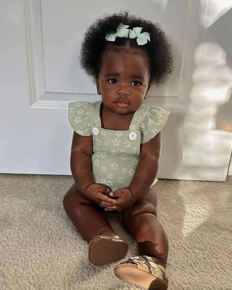 My gorgeous little BABY DOLL 🥹🥰🫶🏽 @onlyserenityb 😘 I love me some “RENITYYYY” #almost9months #babygirl #mine Baby Fever Black Babies, Blaxican Babies, Black Baby Dolls, I Love Me, Black Baby, Black Babies, Baby Fever, Love Me, Baby Doll