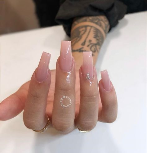 Nails For Modeling, Occasion Nails Classy, Acrylic Nail Designs Ideas Simple, Light Coffin Acrylic Nails, Pinkish Nails Acrylic, Ombre Simple Nails, Long Natural Color Acrylic Nails, Rinstone Nails Design Coffin Simple, Neutral Tapered Square Nails