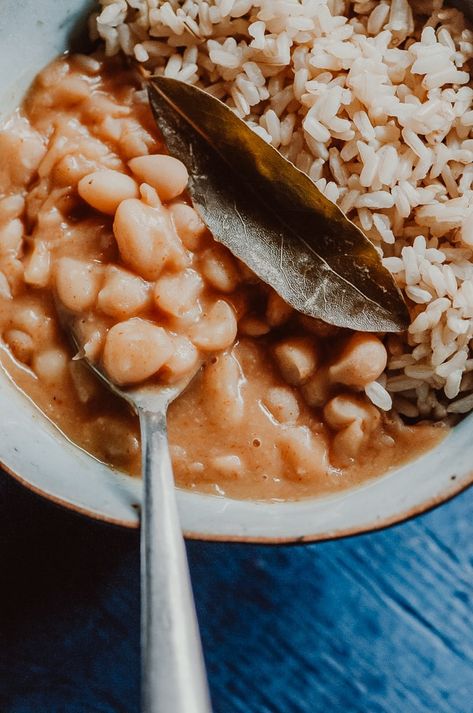 These creamy, buttery, tender Peruvian beans are super simple, healthy and easy to make. Spiced with ground chipotle pepper powder, these pressure cooker beans are filled with a deep, smoky flavor that accommodates a variety of dishes. Peruano beans are also known as mayocoba beans, canary beans or frijoles canarios. Gluten-free, vegan and oil-free. Stovetop method included! Canary Beans, Peruvian Beans, Mayocoba Beans, Pressure Cooker Beans, Gluten Free Family Meals, Latin American Recipes, Vegan Keto Recipes, Peruvian Food, Spiced Chickpeas