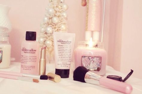 Pink Wonderland, Gabi Demartino, Pink Xmas, Pink Girly Things, Princess Aesthetic, Pink Bedroom, Everything Pink, Pink Princess, Christmas Aesthetic