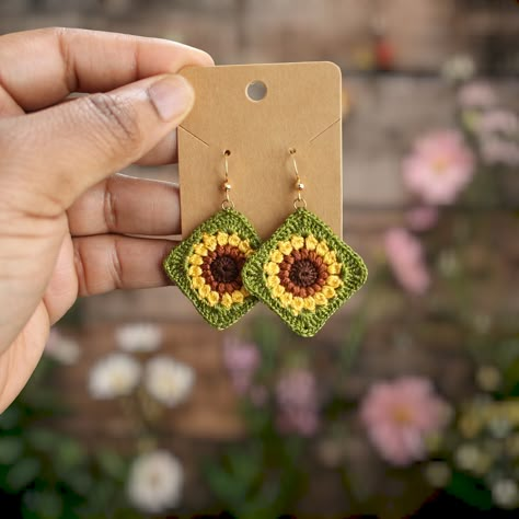 Crochet Sunflower Earrings, Crocheted Sunflower, Crochet Dragon Pattern, Sunflower Crochet, Contemporary Handmade Jewelry, Crochet Diy Tutorial, Aesthetic Patterns, Crochet Yarns, Earrings Crochet