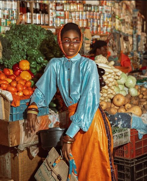 African Fashion Photoshoot, Liberian Girl, Magazine Design Cover, Brand Photography Inspiration, African Market, 90s Model, Photoshoot Themes, Street Fashion Photography, Shooting Photo