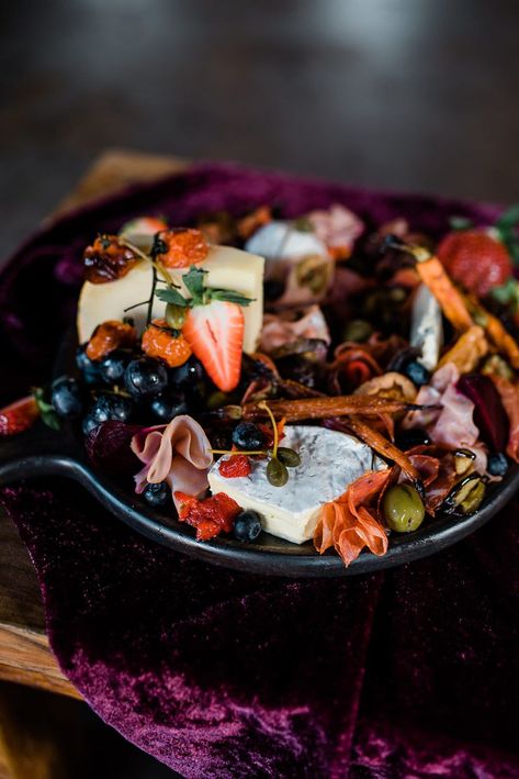 Grazing Table Ideas, Wedding Food Display, Jewel Toned Wedding, Wedding Cocktail Hour, Perfect Cheese Board, Fresh Olives, Cut Strawberries, Types Of Salad, Cocktail Hour Wedding