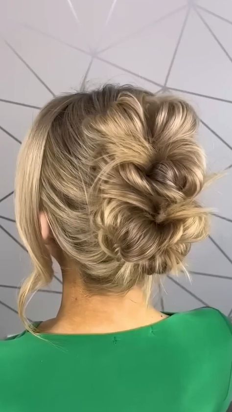 Hair Updo Tutorials, Elegant Hairstyles For Short Hair, Elegant Chignon, Updo Tutorials, Style For Short Hair, Easy Hair Dos, School Instagram, Short Hair Updo Tutorial, Easy Updos For Medium Hair