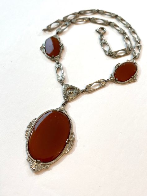 Red Pendant Necklace, 1920s Jewelry, Necklace Art Deco, Red Pendant, Art Deco Silver, Necklace Art, Historical Jewellery, Red Pendants, Jewelry Tattoo