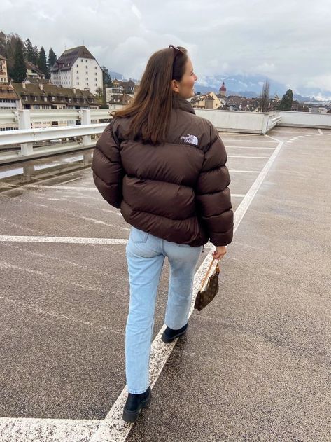 The Northface Puffer Jacket Outfit, Northface Puffer Jacket Outfit, Brown Puffer Jacket Outfit, Brown North Face Puffer, Northface Puffer Jacket, Brown North Face, Doudoune The North Face, Brown Puffer Jacket, Cotton Jackets Women