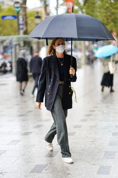 8 Cool Rainy-Day Outfit Ideas | Who What Wear Cold Rainy Day Outfit Work, Cold And Rainy Outfit, Rainy Outfit Ideas, Rainy Day Work Outfit, Outfit For Rainy Day, Raining Day Outfit, Rainy Weather Outfits, Rainy Day Outfit Winter, Rainy Day Outfit Casual