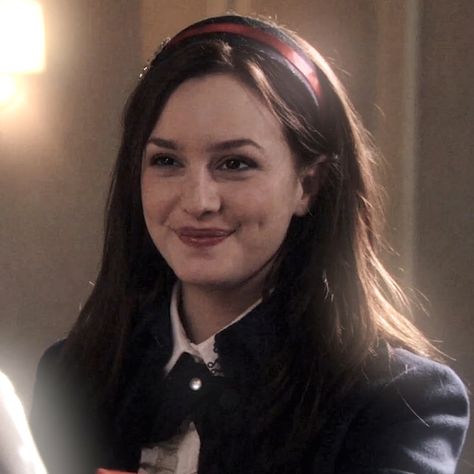 Blair Waldorf, Gossip Girl, Brown Hair, Home Ideas, Red, Hair, Black