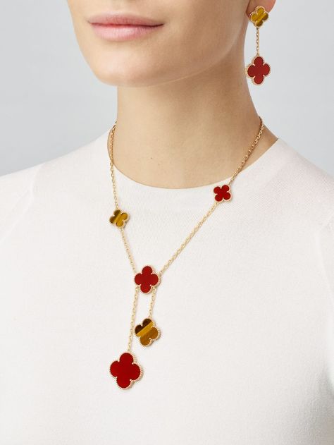 Magic Alhambra necklace, 6 motifs 18K yellow gold, Carnelian, Tiger Eye - Van Cleef & Arpels Van Cleef Alhambra, Alhambra Earrings, Alhambra Necklace, Van Cleef & Arpels, Bijoux Fil Aluminium, Daughter Jewelry, Clover Necklace, Zodiac Jewelry, Gold Jewelry Indian