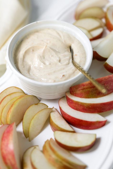 Yogurt Apple Dip, Dip For Apples, Apple Dip, Peanut Butter Honey, Vanilla Yogurt, Apple Slices, Gluten Free Vegetarian, Greek Yogurt, High Protein