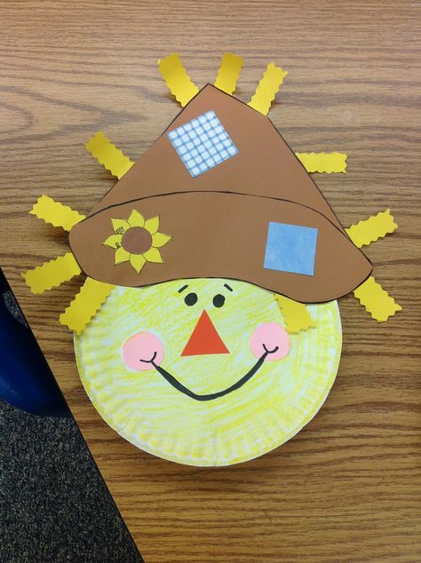 Fantastic First Graders: September 2012 Scarecrow Craft, Scarecrow Crafts, Turkey Disguise, Fall Arts And Crafts, Fall Art Projects, Daycare Crafts, Paper Plate Crafts, Plate Crafts, Fall Crafts For Kids