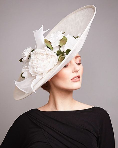 Rachel Trevor Morgan, Summer Headwear, Mother Of The Bride Hats, Microsoft Visio, Rose Spray, Derby Outfits, Ladies Hats, Occasion Hats, Couture Hats