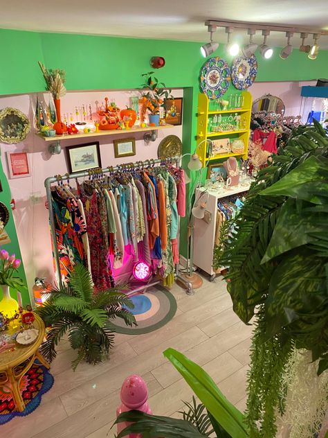 Colourful vintage shop of clothes, accessories and furniture Head Shop Ideas, Funky Shop Interiors, Thrift Store Layout, Bazar Aesthetic, Maximalist Boutique, Vintage Clothing Display, Historical Building Renovation, Fashion Boutique Interior, Funky Boutique