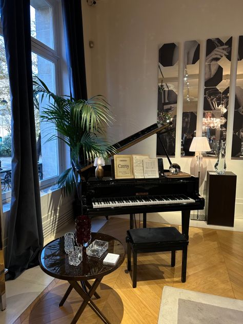 Piano aesthetic | paris Paris Apartment Aesthetic, Piano Aesthetic, Paris Rooms, Aesthetic Paris, Paris Vibes, High Rise Apartments, Black Piano, Aesthetic Living Room, Dream List