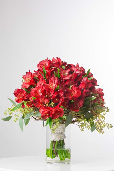 Red Hydrangea Bouquet, Alstroemeria Wedding Bouquet, Alstroemeria Arrangement, Alstroemeria Wedding, Red Floral Arrangements, Hoco Bouquet, Red Alstroemeria, Alstroemeria Bouquet, Mum Bouquet