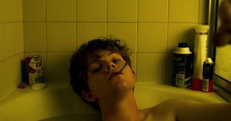 Photo Bathtub Aesthetic, Bathtub Photography, Aesthetic Boy, Ex Machina, Cinematic Photography, Yellow Aesthetic, Life Is Strange, Photo Reference, Photography Inspo