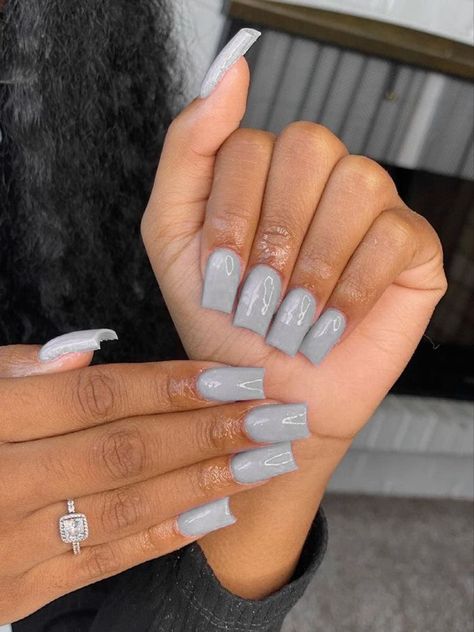 Light Grey Short Nails, Grey Nails Black Women, Grey And Black Acrylic Nails, Short Nails Grey, Gray Short Nails, Grey Short Nails, Short Grey Nails, Short Gray Nails, Nails Acrylic Color