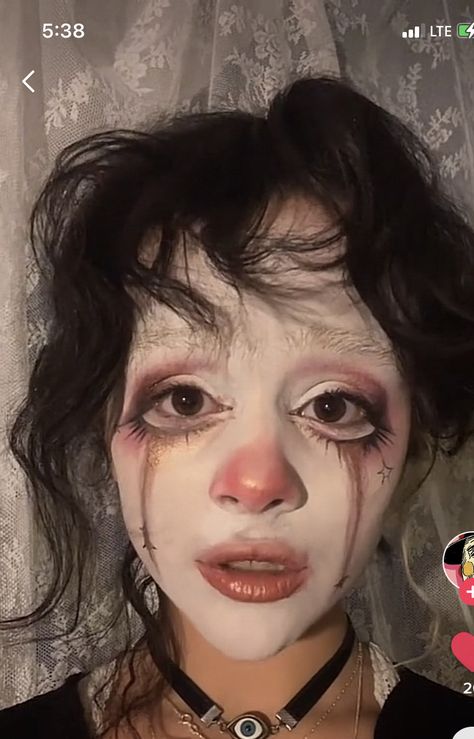 Clown Makeup Creepy, Makeup Looks Asian, Grace Foster, Cute Clown Makeup, Makeup Douyin, Funky Makeup, Creepy Makeup, Douyin Makeup, Alt Makeup