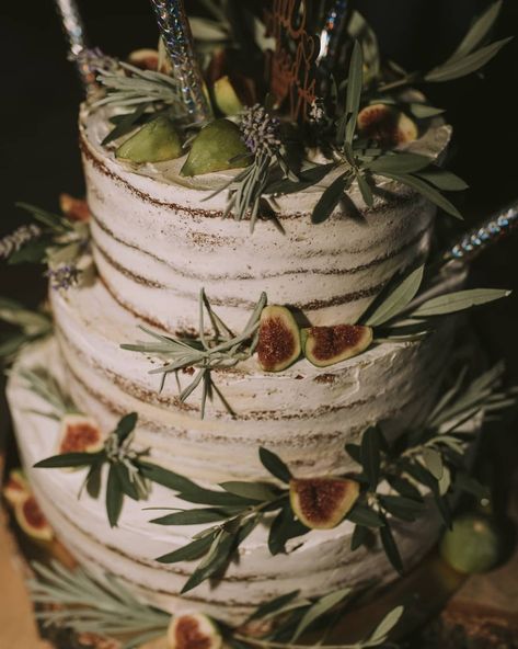 Wedding Cake Figs, Wedding Cake Olive, Greek Wedding Theme, Rustic Italian Wedding, Olive Branch Wedding, Italian Wedding Cakes, Olive Green Weddings, Olive Wedding, Weddings Idea