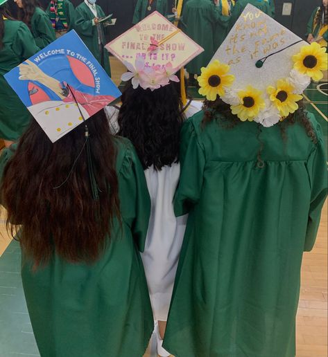 Graduation Cap Designs One Direction, Harry Styles Graduation, Fiona Apple Grad Cap, Harry Styles Cap Decoration, Graduation Cap Harry Styles, Cap Decoration Graduation Harry Styles, Harry Styles Cap And Gown, Graduation Cap Designs Harry Styles, One Direction Graduation Cap