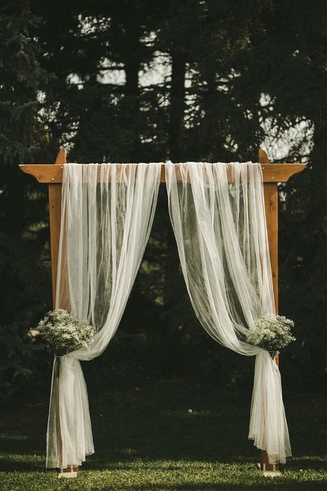 Easy Wedding Ceremony Decor, Small Wedding Altar Ideas, Pergola Wedding Arch Decor, Ceremony Arbor Greenery, Simple Arch For Wedding Ceremony, Outdoor Ceremony Simple Decor, Wedding Arch With Curtains, Simple Archway Wedding, Wedding Archways Diy