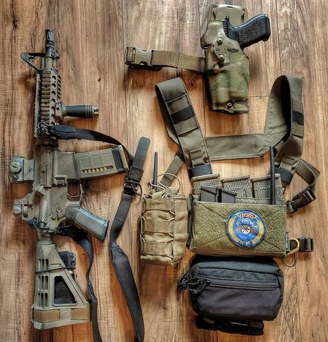 Jay Malvo on Instagram: "Current mood #loadedmagsmatter #fillmoremags #gunfightersinc #spiritussystems #fenggang" Military Loadout, Shtf Gear, Tactical Kit, Army Look, Army Gears, Tactical Helmet, Tactical Wear, Outdoor Kit, Tac Gear