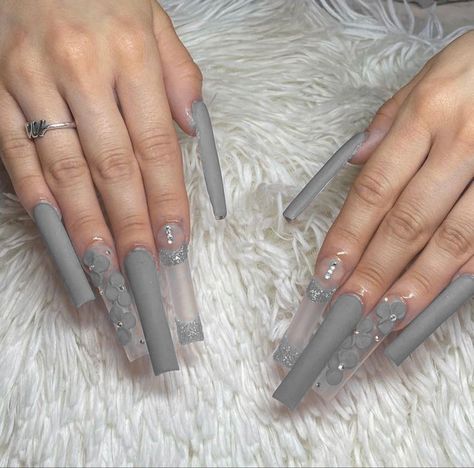 Gray Square Nails, Grey Acrylic Nails Designs, Gray Nails Acrylic, Grey And White Nails, Grey Acrylic Nails, Miami Trip, Grey Nail, Nail Aesthetic, Grey Nails