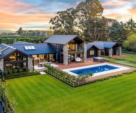 8 premium properties for sale across New Zealand right now New Zealand Homes, Ray White, Modern Barn House, Luxury Tile, 5 Bedroom House, Luxury Estate, Hampton Roads, Dream House Exterior, Dream House Plans