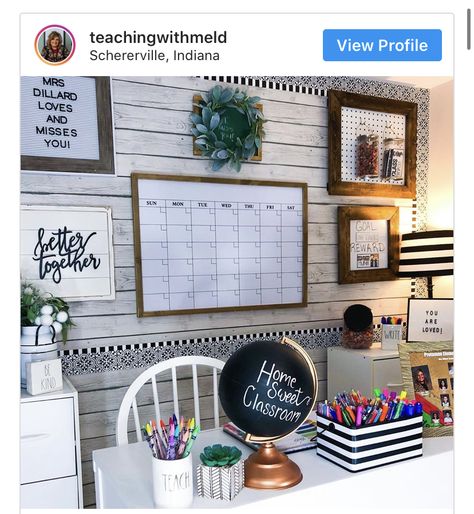 Art Drawings Black And White, Teacher Desk Areas, Home Sweet Classroom, Teachers Room, Classroom Goals, Home Classroom, Classroom Makeover, Elementary Classroom Decor, 3rd Grade Classroom