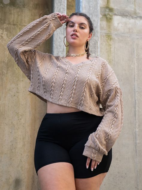 Plus Size Crop Top Outfit, Chubby Girl Outfits, Plus Size Posing, Plus Size Crop Tops, Plus Size Fall Outfit, Chubby Fashion, Crop Top Outfits, Curvy Girl Outfits, Knit Crop Top