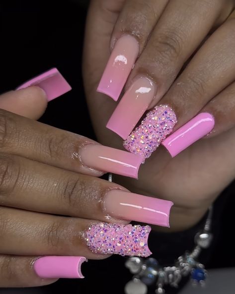 Pink Full Set Nails Acrylics, Nail Ideas For Sweet 16, Pink Prom Nails Coffin, 21st Birthday Acrylic Nails, Nails Design Medium Length, Prom Nails Black Women, Pink Prom Nail Ideas, Pink Graduation Nails, Pink Sweet 16 Nails