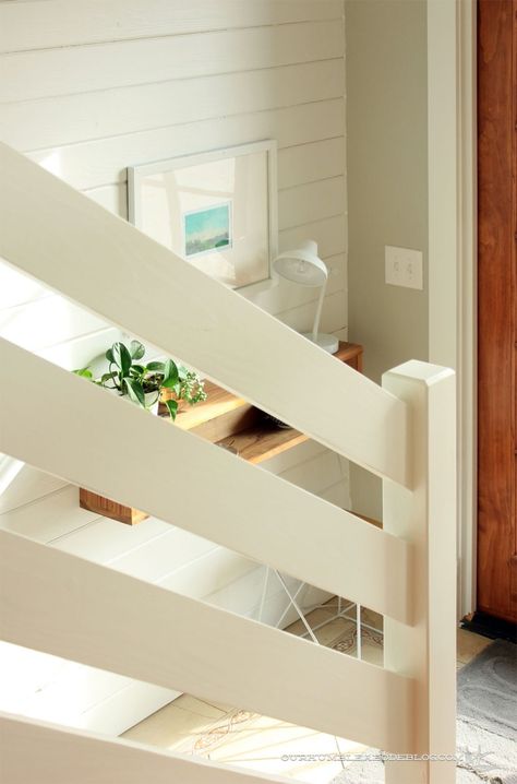 Horizontal-Railing-Angle-at-Entry Horizontal Banister, Horizontal Railing, Banister Remodel, Wood Railings For Stairs, Stair Railing Makeover, Diy Stair Railing, Interior Stair Railing, Stair Banister, Wood Railing