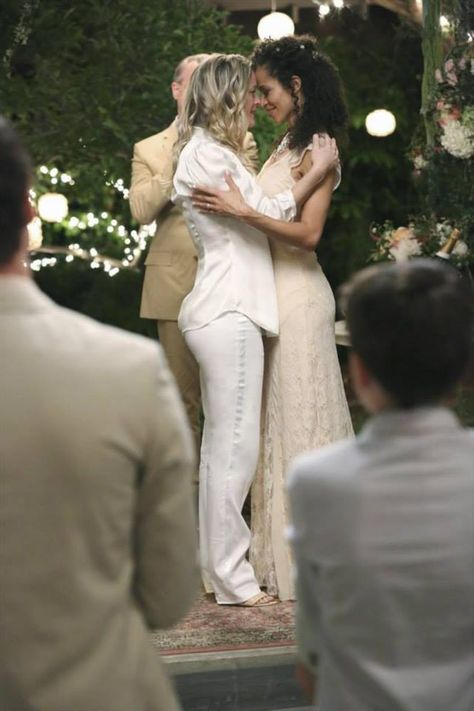 S1 Ep10 "I Do" - Stef and Lena Stef And Lena, Tv Weddings, Teri Polo, Gay Weddings, Good Trouble, Woman Loving Woman, White Tuxedo, Facebook Account, The Foster