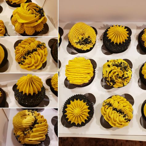 Chocolate and vanilla cupcakes, yellow vanilla buttercream and black sprinkles. Yellow And Black Cupcakes, Cupcakes Yellow, Black Cupcakes, Yellow Cupcakes, 21st Birthday Photoshoot, Graduation Cupcakes, Party Inspo, Swim Team, Vanilla Cupcakes