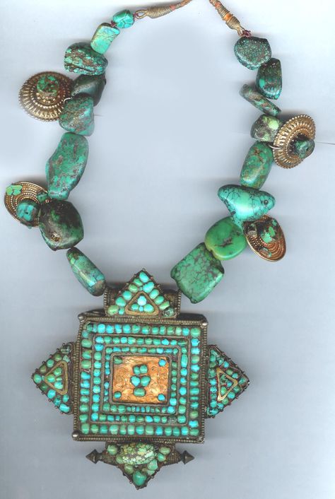 by Linda Pastorino | Necklace made up of antique Tibetan gau with 22 K gold and antique Tibetan turquoise | Sold Collar Hippie, Tibetan Necklace, Antique Turquoise, Tibetan Jewelry, Tibetan Turquoise, Turquoise And Gold, Ancient Jewelry, Traditional Jewelry, Ethnic Jewelry