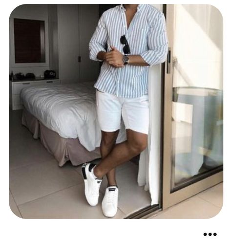 Mens Classy Casual, Casual Outfits Mens, Tulum Outfits Ideas, Casual Bar Outfits, Stylish Casual Outfits, Men Hipster, Summer Birthday Outfits, 30 Aesthetic, Tulum Outfits