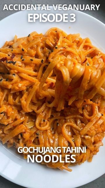 Gochujang Tahini Noodles, Tahini Noodles, Vegan Kimchi, 10 Minute Meals, Vegan Noodles, Asian Noodles, Tahini Sauce, Chilli Flakes, Vegetarian Meals