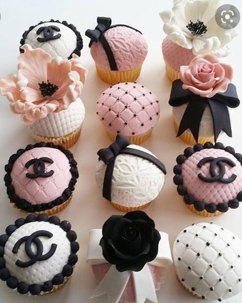 Birthday Cupcakes For Women, Chanel Cupcakes, Chanel Baby Shower, Coco Chanel Party, Chanel Birthday Party, Chanel Cake, Chanel Birthday, Elegant Cupcakes, Chanel Decor