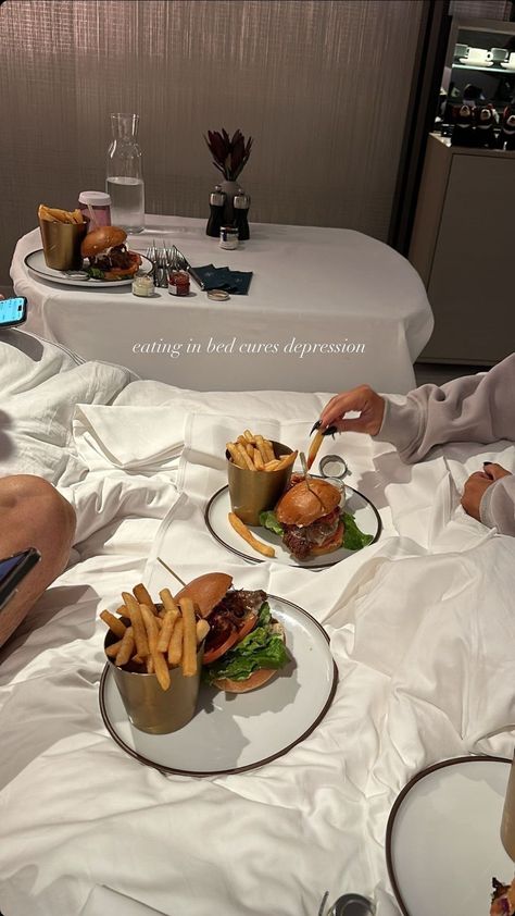 Burger Date Aesthetic, Fries Instagram Story, Hotel Food Snap, Burger Instagram Story, Burger Date, Eating In Bed, Burger Aesthetic, Hotel Aesthetic, Burgers And Fries