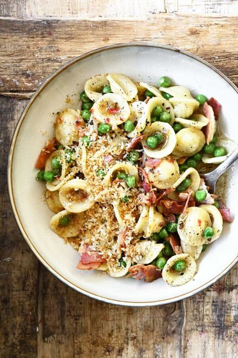 Pea Pancetta Pasta, Pancetta And Peas Pasta, Recipes For Dinner Simple, Easy Food Recipes For Dinner, Pancetta And Peas, Serving Dumplings, Food Recipes For Dinner, Crispy Pancetta, Pancetta Pasta