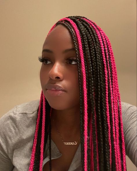 Hot Pink And Black Braids With Curls, Knotless Box Braids Pink And Black, Hot Pink And Black Knotless Braids, 2 Color Box Braids Black Women, Pink Black And Brown Braids, Black N Pink Braids, Black Box Braids With Pink Highlights, Dark Pink And Black Braids, Knotless Box Braids Bra Strap Length