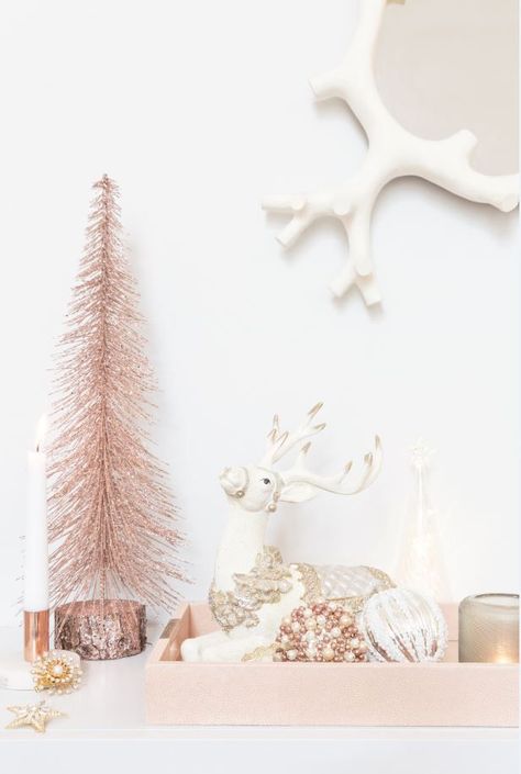 Pastel Interiors, Blush Christmas, Rose Gold Christmas Decorations, Rose Gold Christmas, Glam Christmas, Pink Xmas, Tree Themes, Gold Christmas Decorations, Pink Christmas Decorations