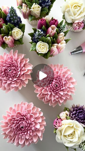 Rachelles on Instagram: "ITS JUST BUTTERCREAM

Buttercream on a little cupcake.
Would you like to be able to pipe gorgeous realistic flowers onto cupcakes?
Yes?!
Really? Well let me show you the art of buttercream floral piping, it got me hooked and I love it so much that I share my passion with you right here ⬇️

Www.rachelles.co.uk/cake-school/

I can’t wait to meet you.
Rachel x
.

.

#flowerpiping 
#rose
#buttercreamrose
#sugarflair
#buttercreamflowers
#caketutorials 
#cakeclass
#cakecourse
#caketutorial
#cakeinspo
#cakesofinsta
#cakebusiness
#Bakinglife
#cakeworld
#cakedecor
#bakingclasses
#onlinecake
#bakersofig
#cakeart
#supportsmall 
#reels
#caketutorials
#onlinelearning
#floralpiping
#cupcakequeen
#pipingtips
#art
#likes4likes" Buttercream Flowers Cupcakes Tutorials, Cactus Buttercream, Flower Cupcakes Tutorial, Pink Flower Cupcakes, Buttercream Tutorials, Floral Piping, Buttercream Flowers Cupcakes, Buttercream Flowers Tutorial, Cupcake Flower Bouquets