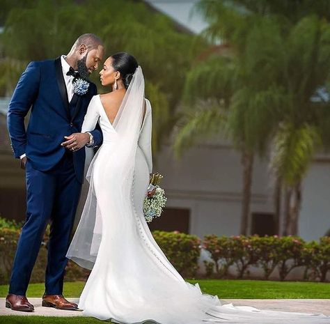 White Wedding Couple Poses, Wedding Pose Guide, Jamaican Wedding Ideas, Bride And Groom Poses Ideas, Wedding Poses For Bride And Groom, Wedding Couples Poses, Wedding Reception Food Ideas, Reception Food Ideas, Groom Pics