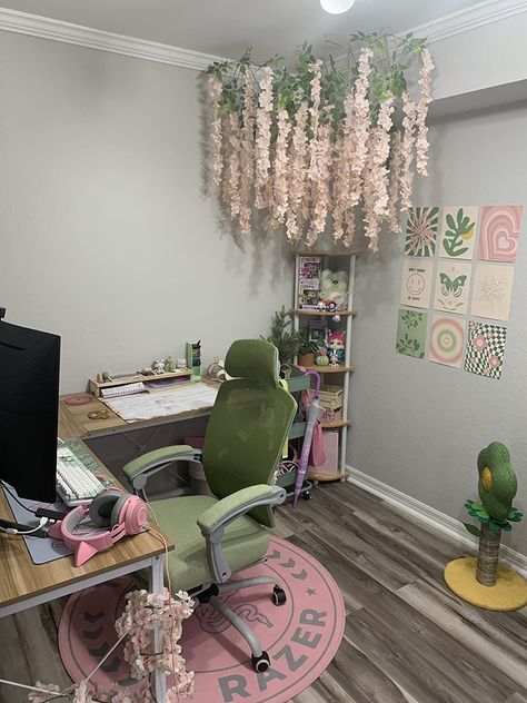 Green And Pink Office, Gamer Bedroom, Green Apartment, Pink Games, Cool Dorm Rooms, Bedroom Upgrade, Pink Office, Dorm Room Ideas, Pastel Room