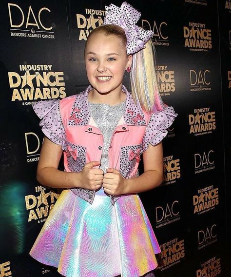 Jojo Siwa Instagram, Jojo Siwa Outfits, Violetta Disney, Dress To Impress Outfits, Candy Theme Birthday Party, Birthday Clothes, Jojo Siwa Bows, Jojo Siwa Birthday, 17 Birthday