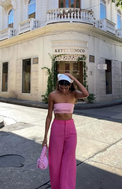 @lauravanessa_w Outfit @zara Kuala Lampur, Vacay Outfits, Italy Outfits, Looks Party, Summer Fashion Outfits, Pink Outfit, Mode Inspiration, Spring Summer Outfits, Trouser Pants