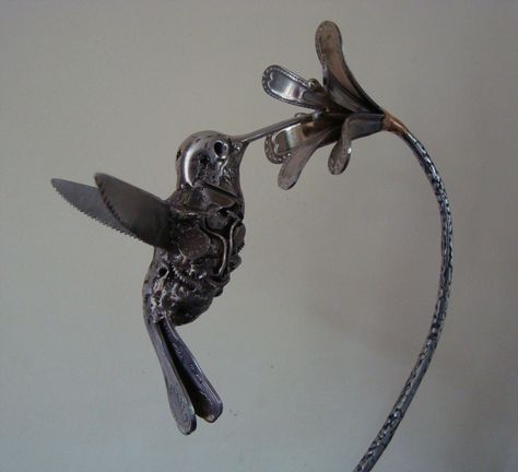 Metal Hummingbird, Cutlery Art, Silverware Art, Hummingbird Art, Metal Working Projects, Metal Yard Art, Metal Art Diy, Metal Art Sculpture, Metal Projects